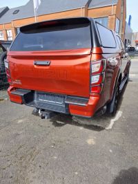 ISUZU D-MAX V-CROSS 4WD AT