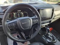 ISUZU D-MAX V-CROSS 4WD AT